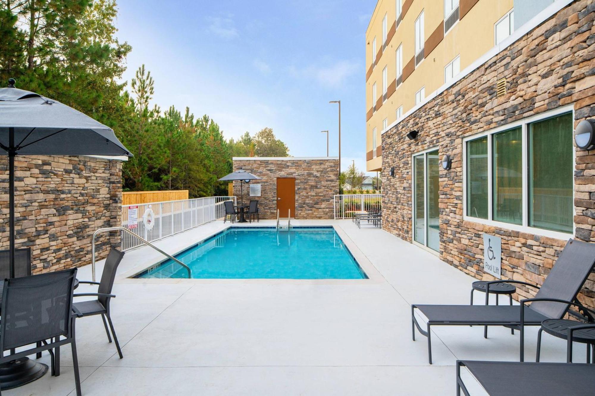 Fairfield By Marriott Inn & Suites Pensacola Pine Forest Esterno foto