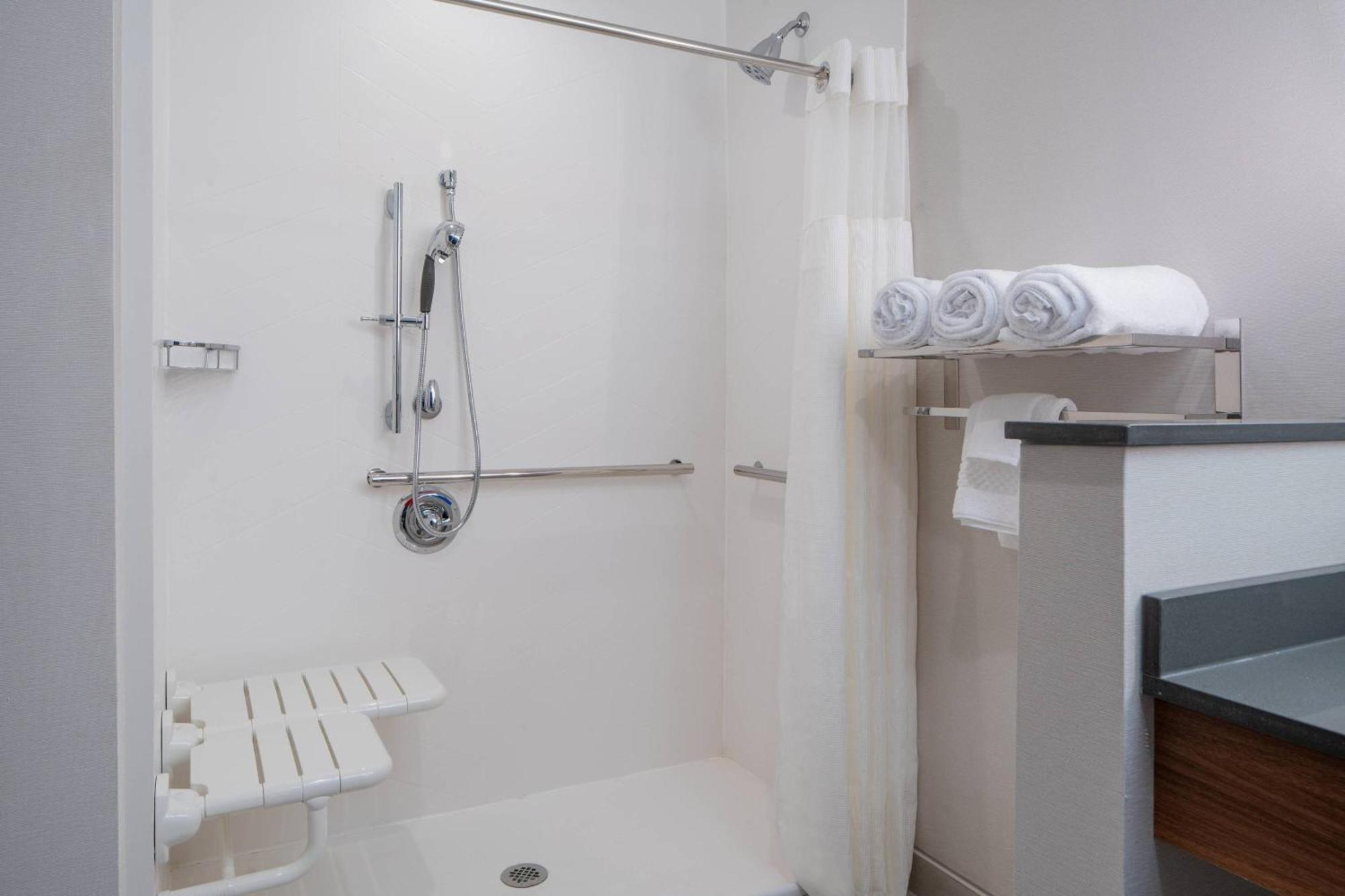 Fairfield By Marriott Inn & Suites Pensacola Pine Forest Esterno foto